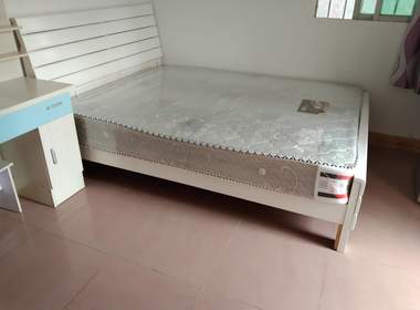 天盈公寓（望岗濠边街七巷28号） 1室0厅1卫