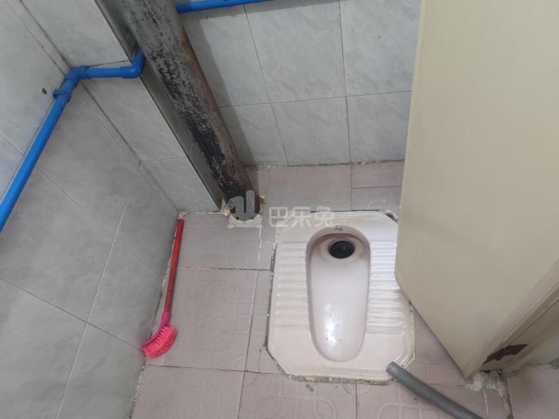 石牌朝阳北大街十三巷2号6085290卫生间图6