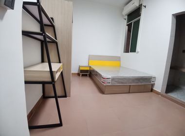 龙洞西大街42号 1室0厅1卫