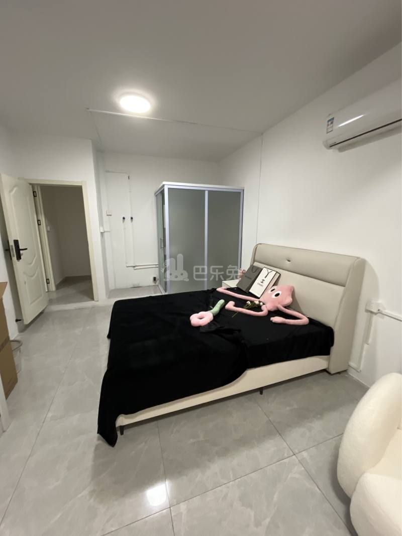 远洋万和四季6093816卧室图3