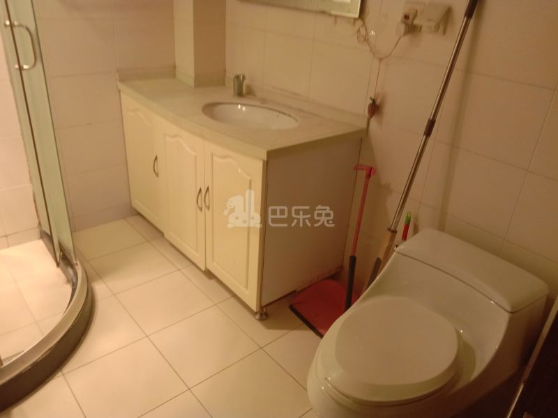 航华三村三街坊6096100卫生间图8