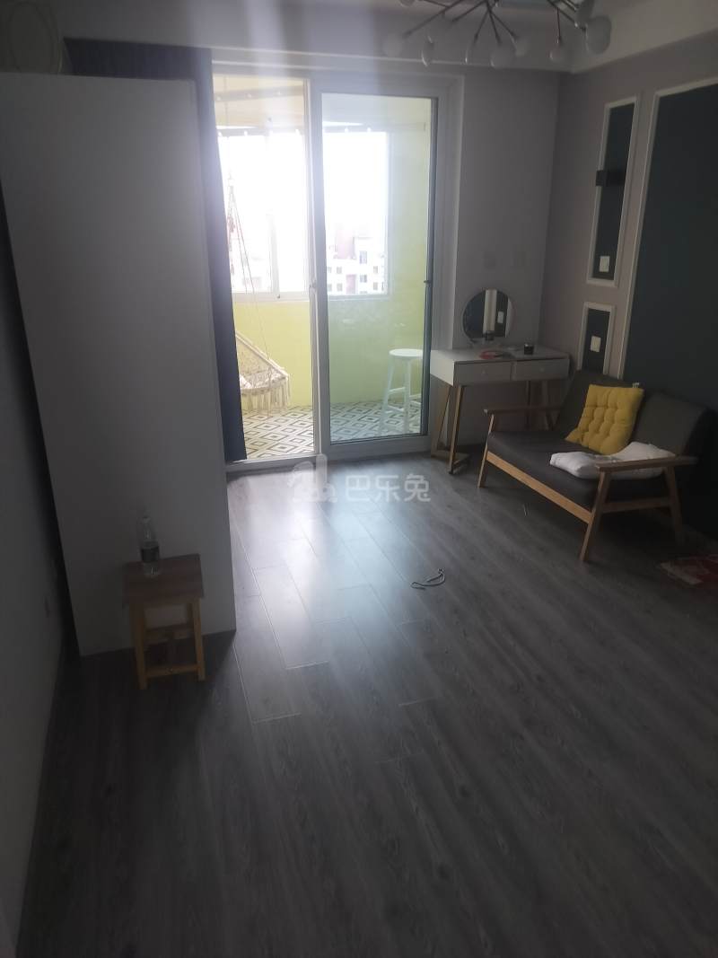 馨清佳苑6100409客厅图4