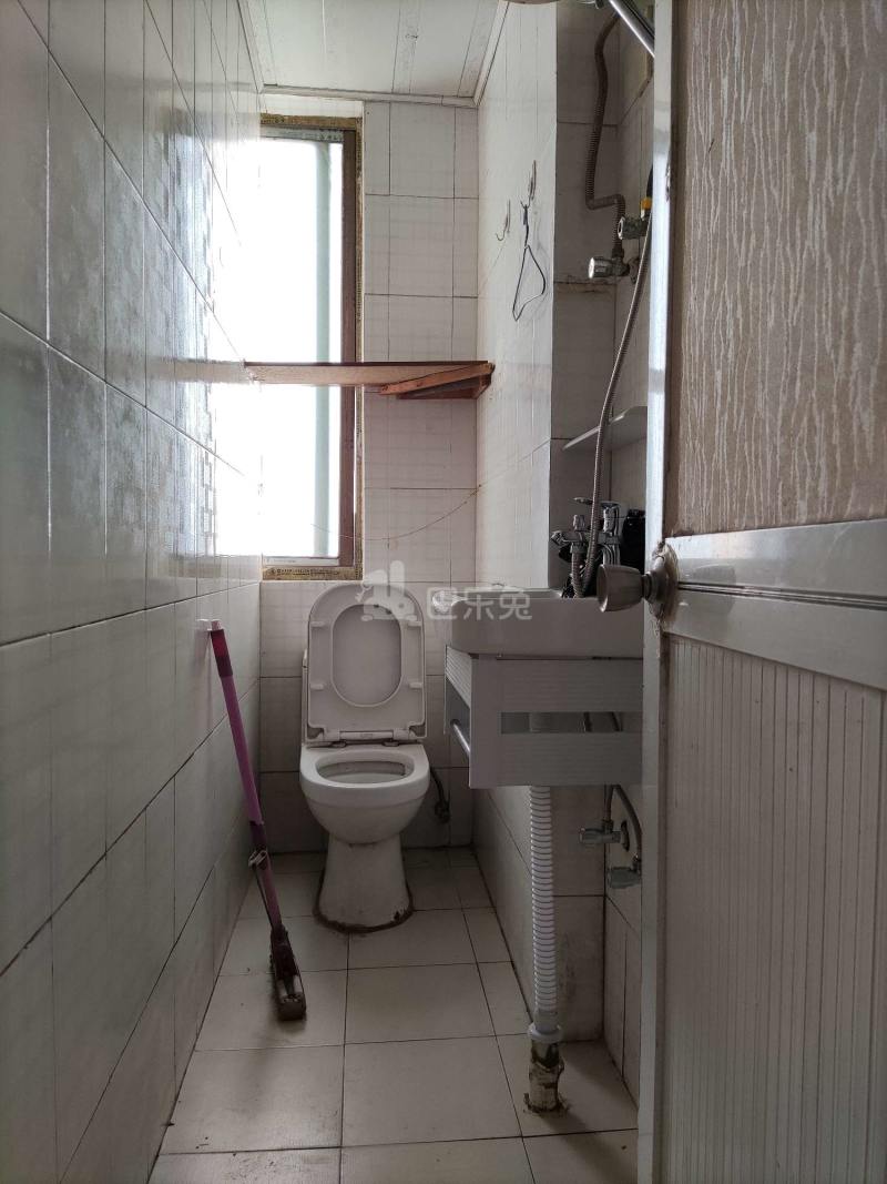 宅东新区6108139卫生间图6