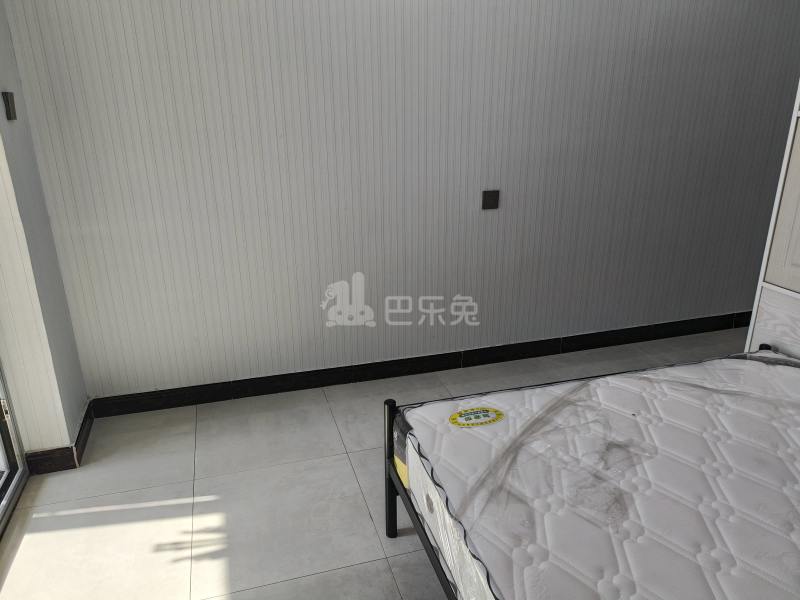 顺发和美家6121906卧室图2