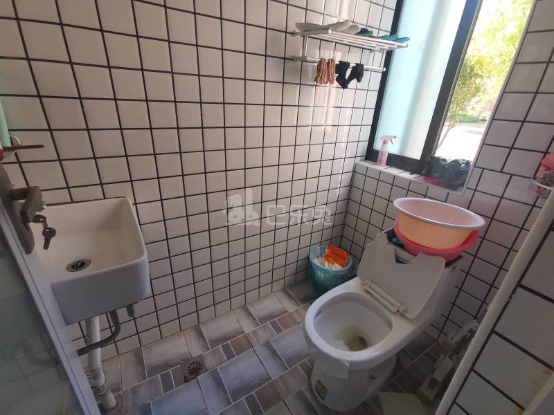 华秀雅苑6127073卫生间图10