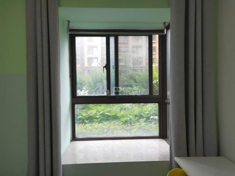 华秀雅苑6127073卧室窗户图13