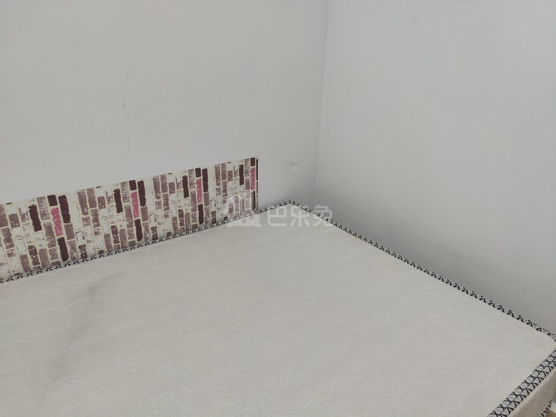 江夏村仁忠里17号6148194卧室图4