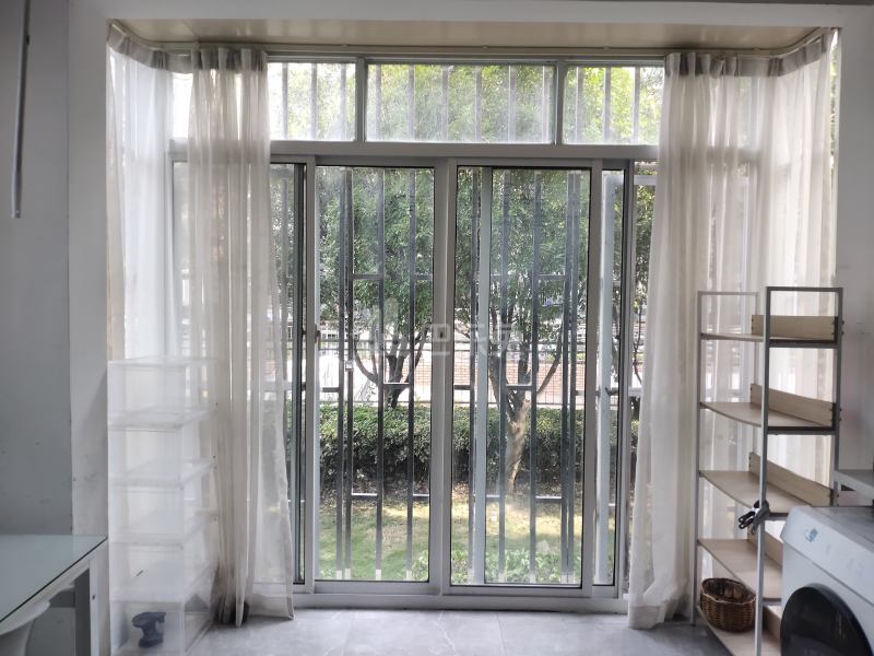 爱博三村6155056卧室窗户图6