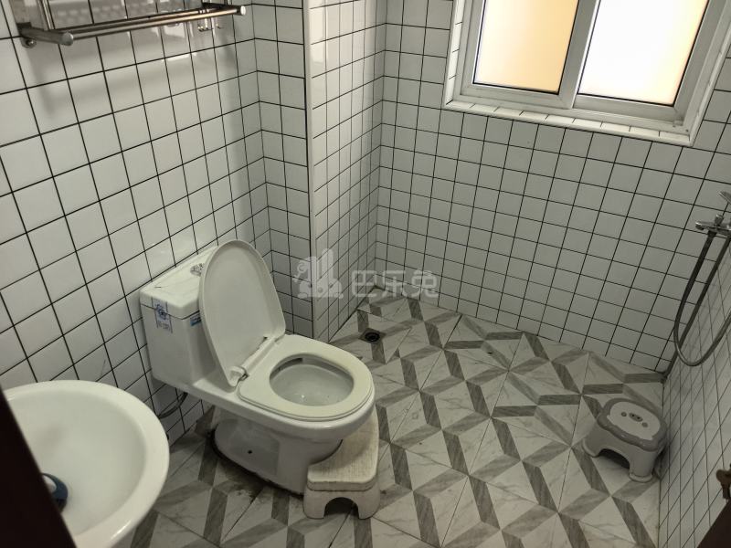 美罗家园保申苑6173536卫生间图9