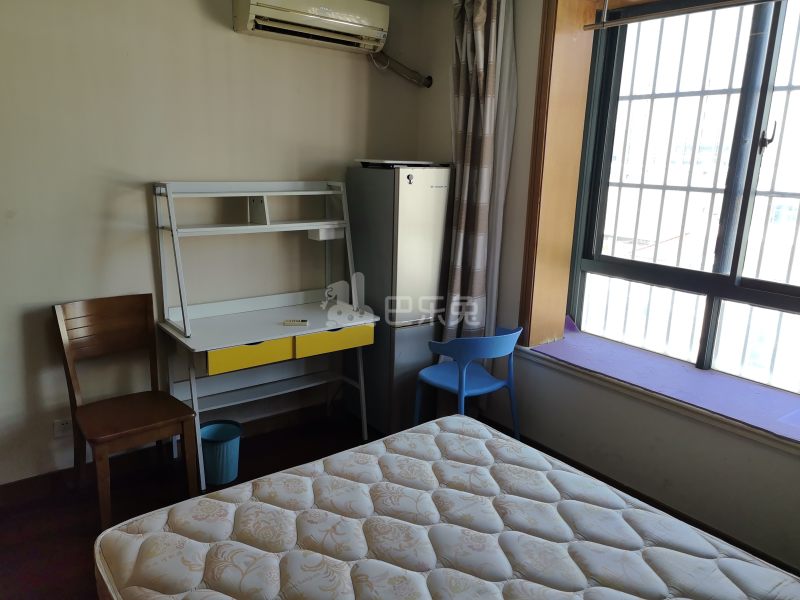 新青浦佳园6173538卧室图1