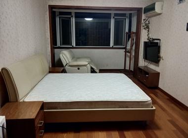 直升机小区 4室2厅2卫