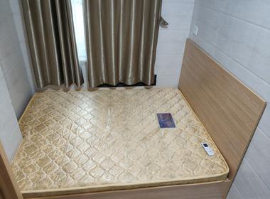 鹤北南街四巷15-1号 1室1厅1卫