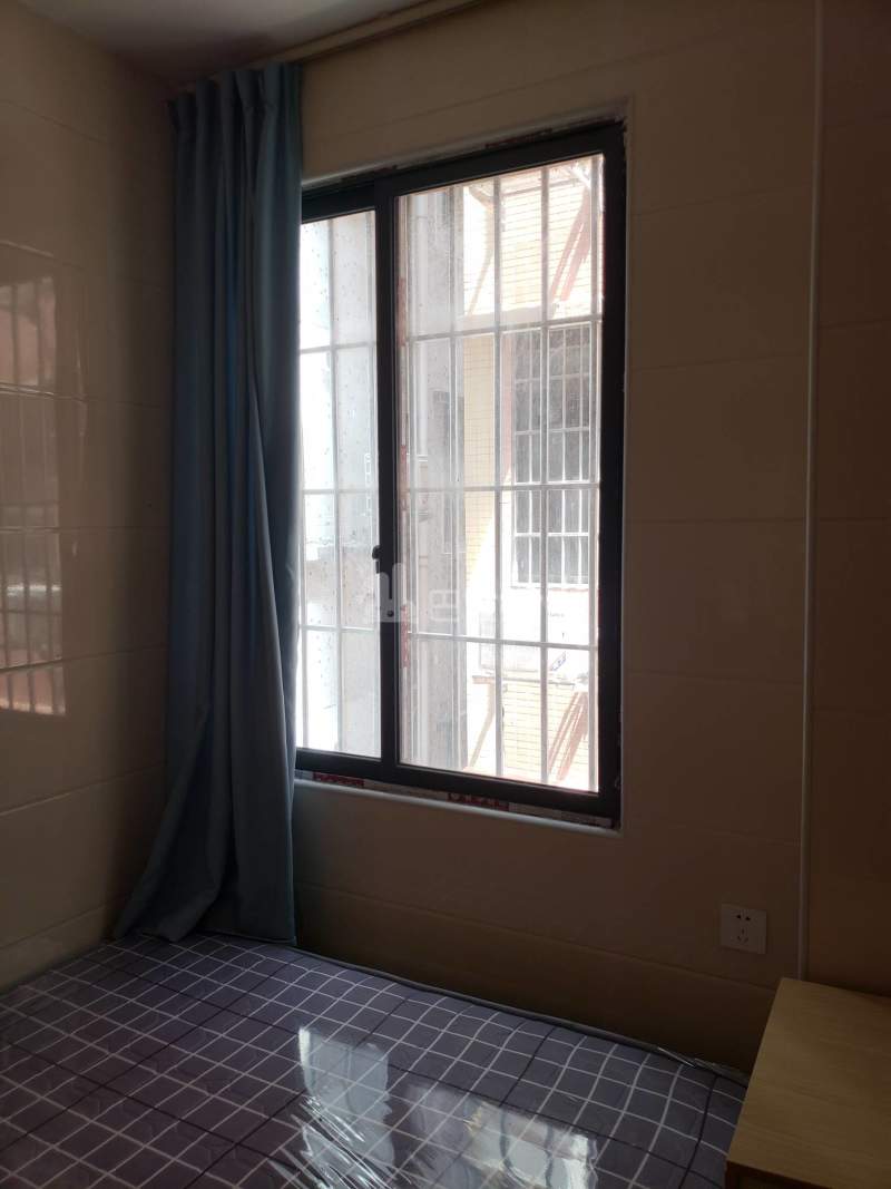 江夏村东一街十巷6号6216081卧室窗户图8