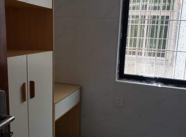 江夏村东一街十巷6号 