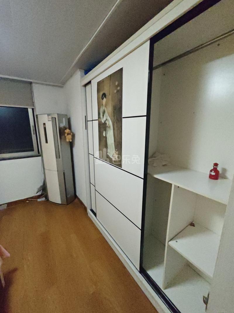 甜爱大楼6217349卧室图4