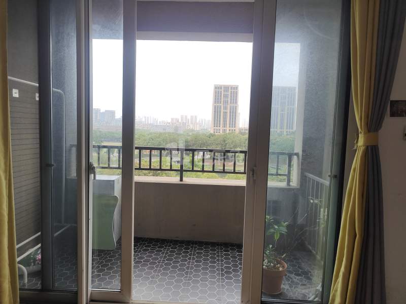 白银时代尚苑二期6218017卧室窗户图7