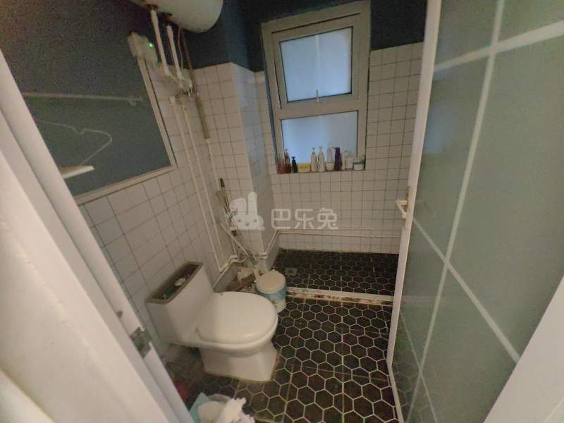 白银时代尚苑二期6218017卫生间图6