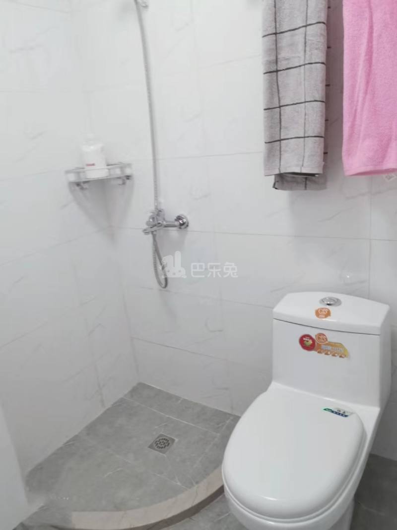 杨思地铁公寓6228273卫生间图4