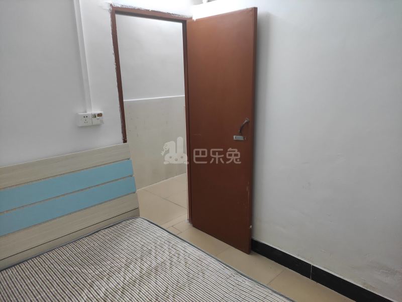 员村二横路程介西东门大街13号B栋6228827卧室图2