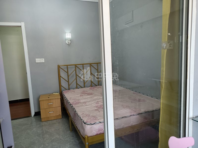 金桥新城622828卧室图12