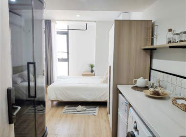 初九公寓（小河路店） 1室0厅1卫