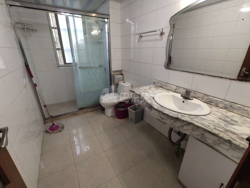 馨华苑6257667卫生间图11