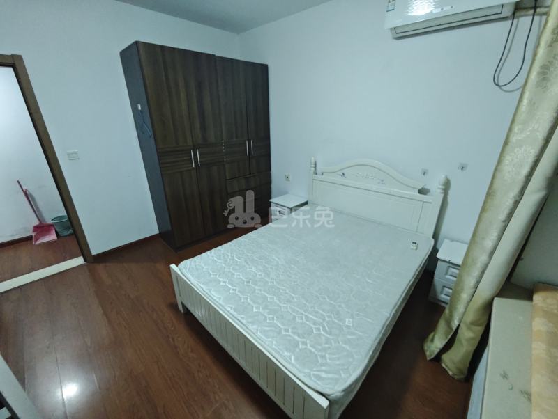 滨江裕花园6258454卧室图1