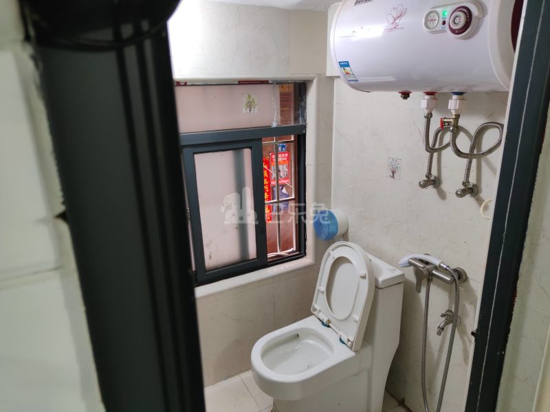 江夏村东一街十巷6号6258661卫生间图5