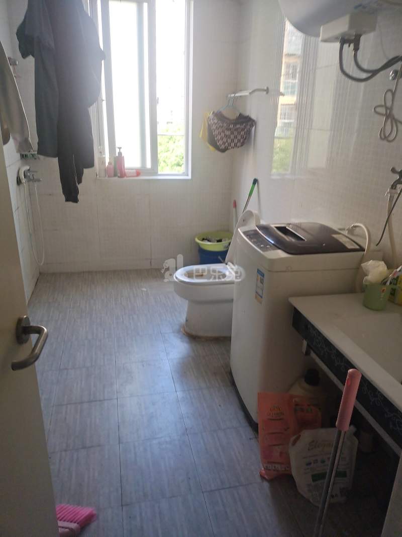 金榜新苑6266888卫生间图8