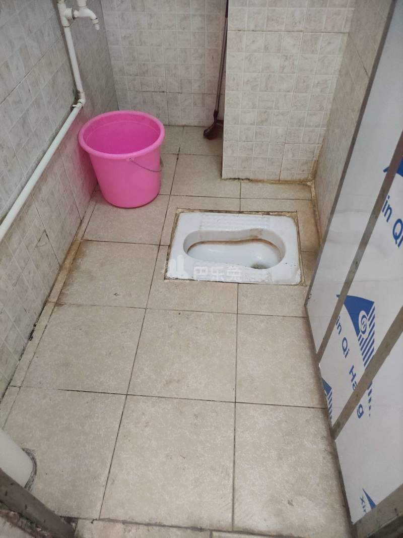 吉山西新村上街六巷2号6278848卫生间图6