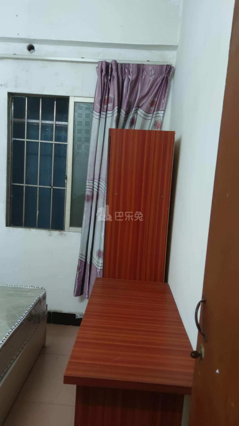 江夏村四约大街八巷10号6283280卧室图1