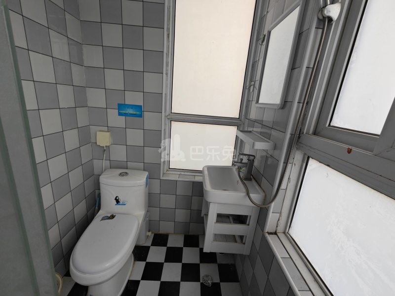 美罗家园保申苑6308967卫生间图7