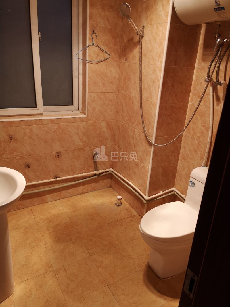 汇福家园安康里（东区）6331322卫生间图5