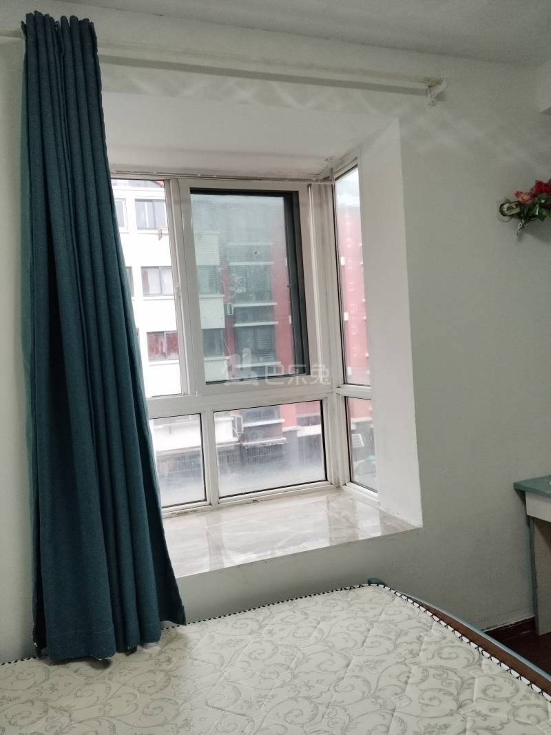鹤沙航城汇康锦苑（沉香苑三期）633299卧室窗户图12