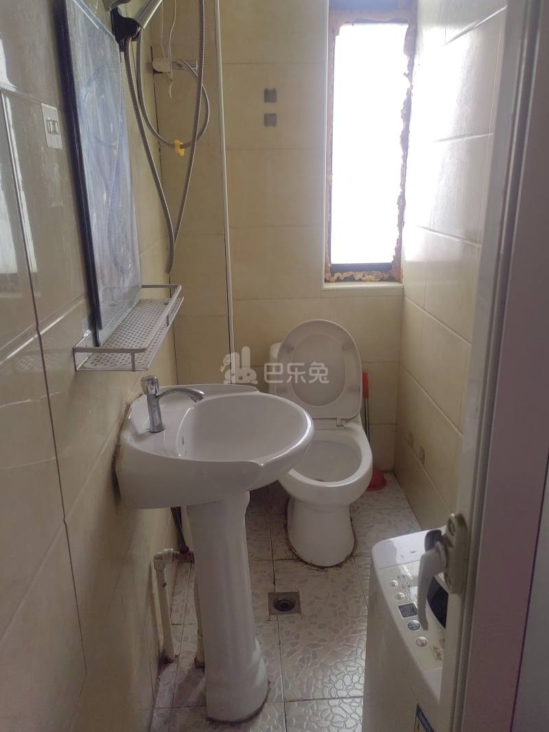 世华佳苑633977卫生间图5