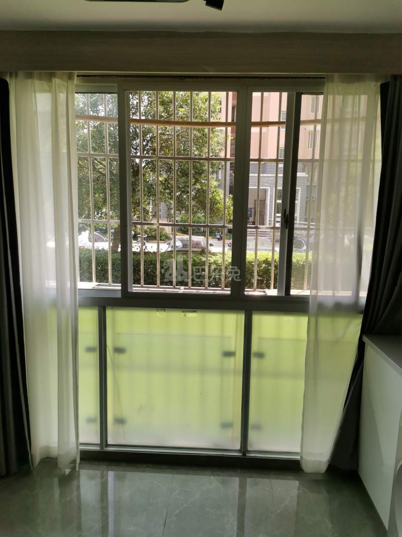 爱博三村634961卧室窗户图8