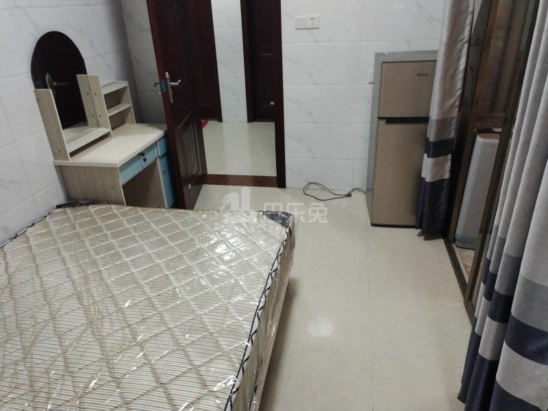 鹤边员村龙塘街四巷16号6349547卧室图2