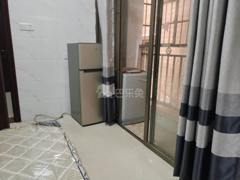 鹤边员村龙塘街四巷16号6349547卧室图5