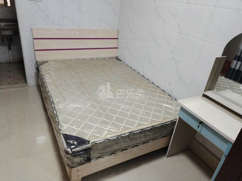 鹤边员村龙塘街四巷16号6349547卧室图0