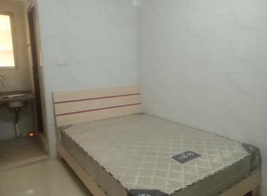 鹤边员村龙塘街四巷16号 