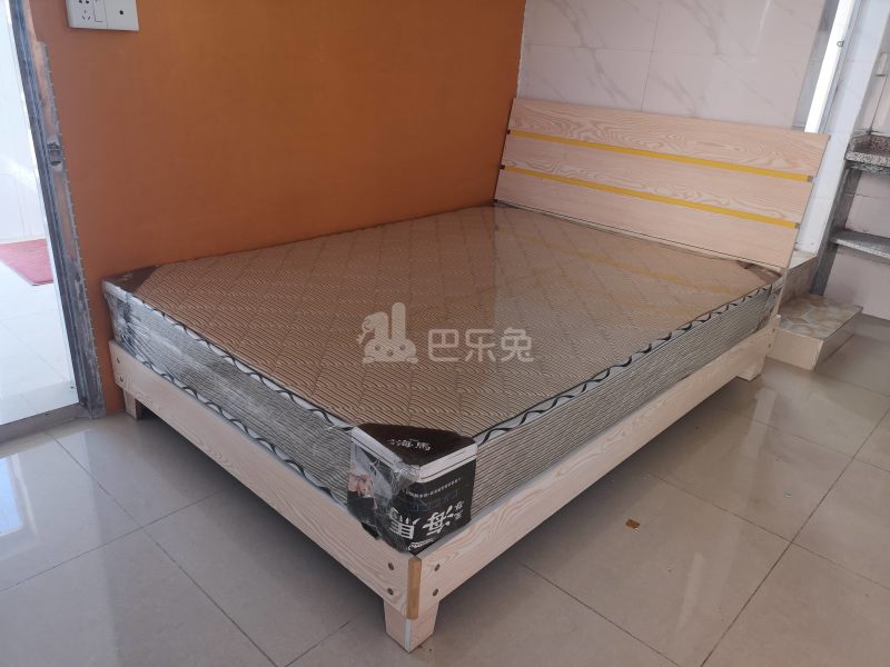 鹤边员村龙塘街四巷16号6349566卧室图3