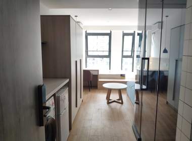 初九公寓（小河路店） 1室1厅1卫