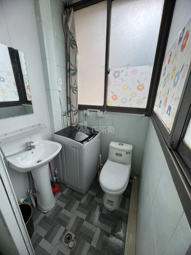 金桥新城金舍苑6375428卫生间图4