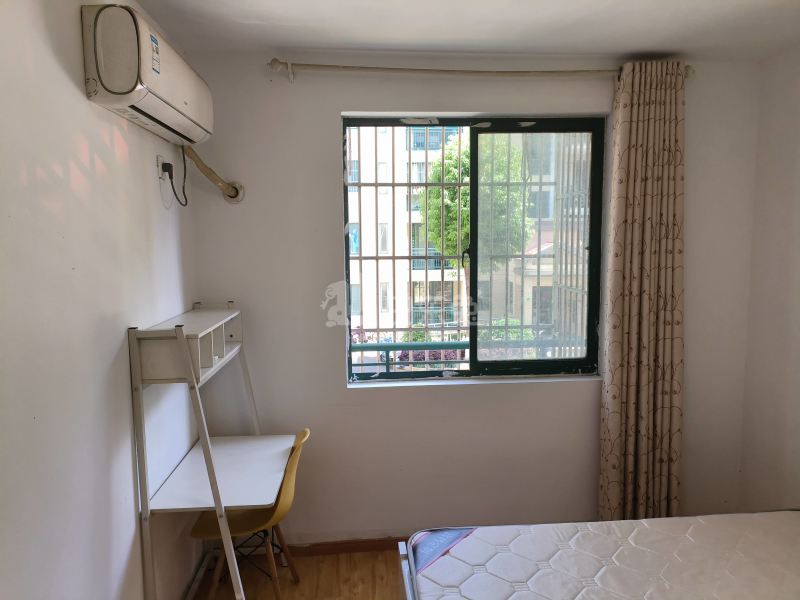 飞碟苑6377134卧室窗户图7