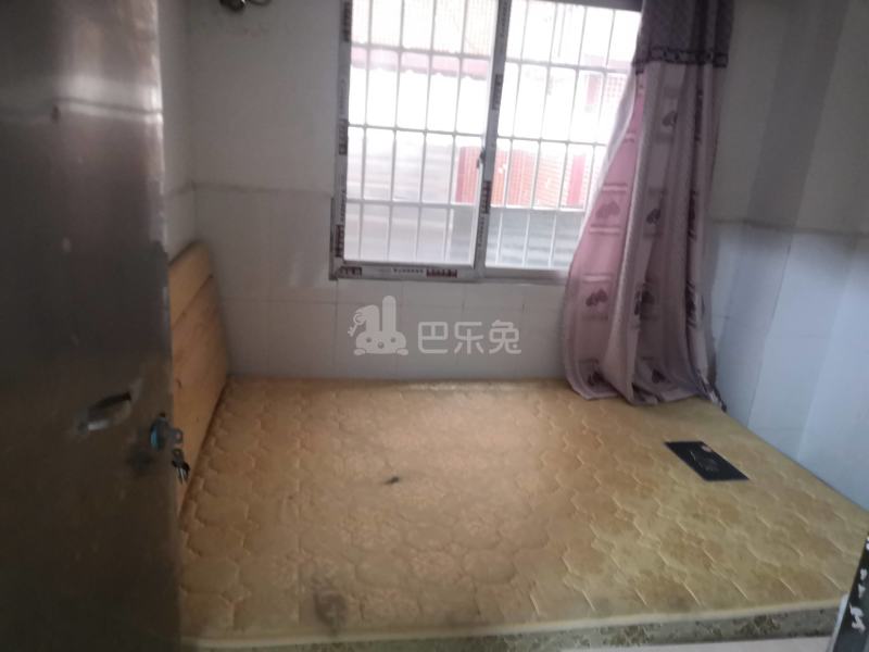 石溪桥头街三巷8号6388300卧室图2