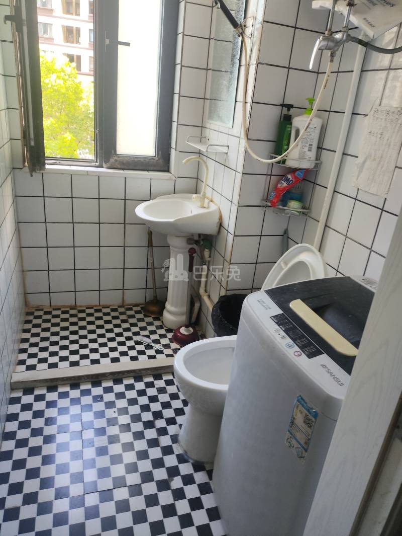 九亭家园2期启民苑6775394卫生间图6