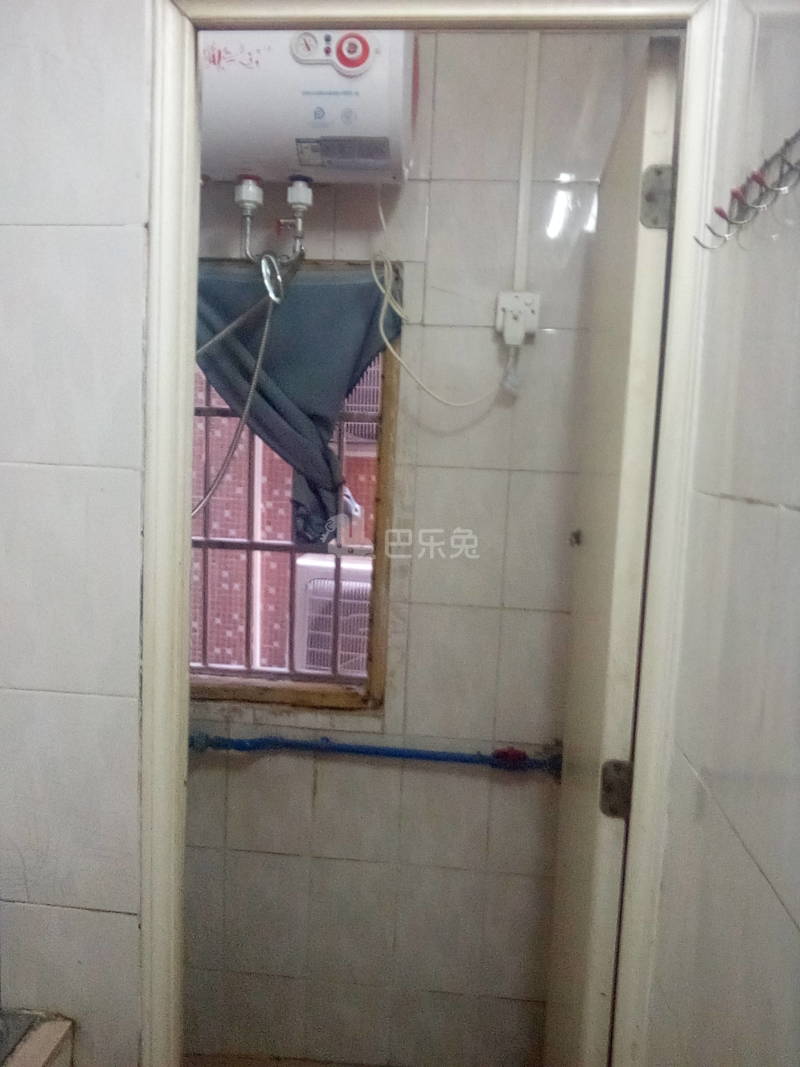 石牌村兰桂坊1号6393743卫生间图5