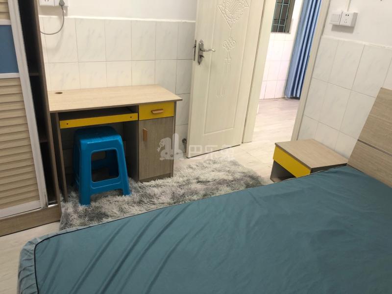 石碑南镇西大街二巷9号6395608卧室图1