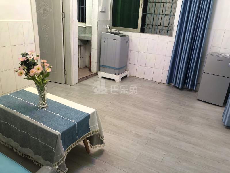 石碑南镇西大街二巷9号6395608客厅图4