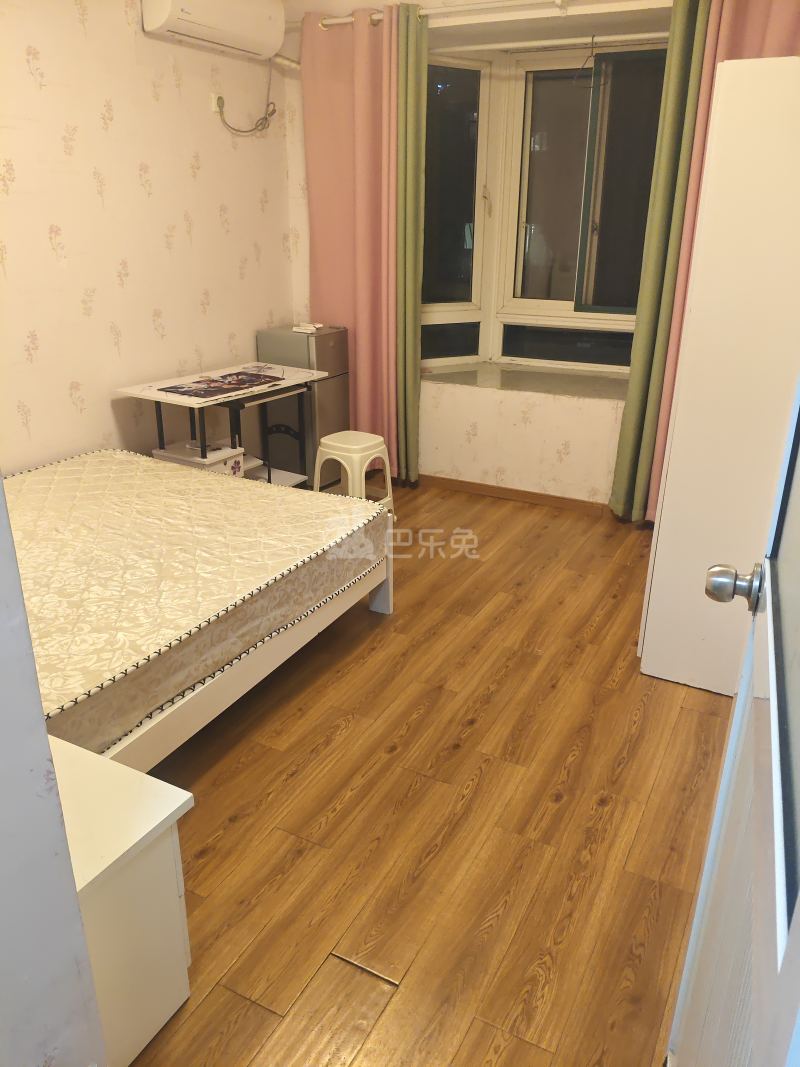 西南名苑6403086卧室图0